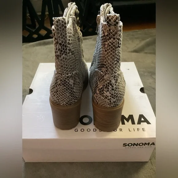 Faux Snakeskin Lace Up Combat Like Boots New in Box by Sonoma Goods for Life - Picture 9 of 12